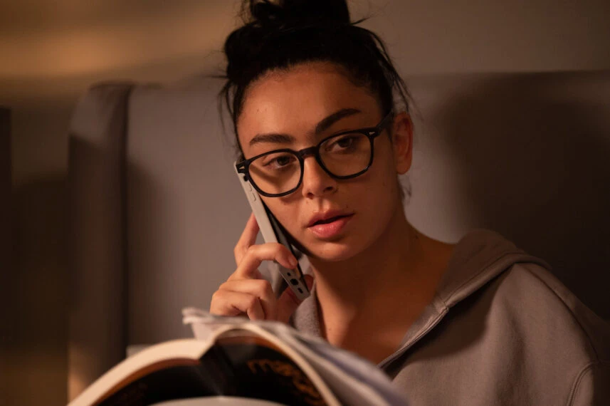 Олівія Вайлд та Charli XCX у трейлері провокативного фільму «Я хочу від тебе сексу»
